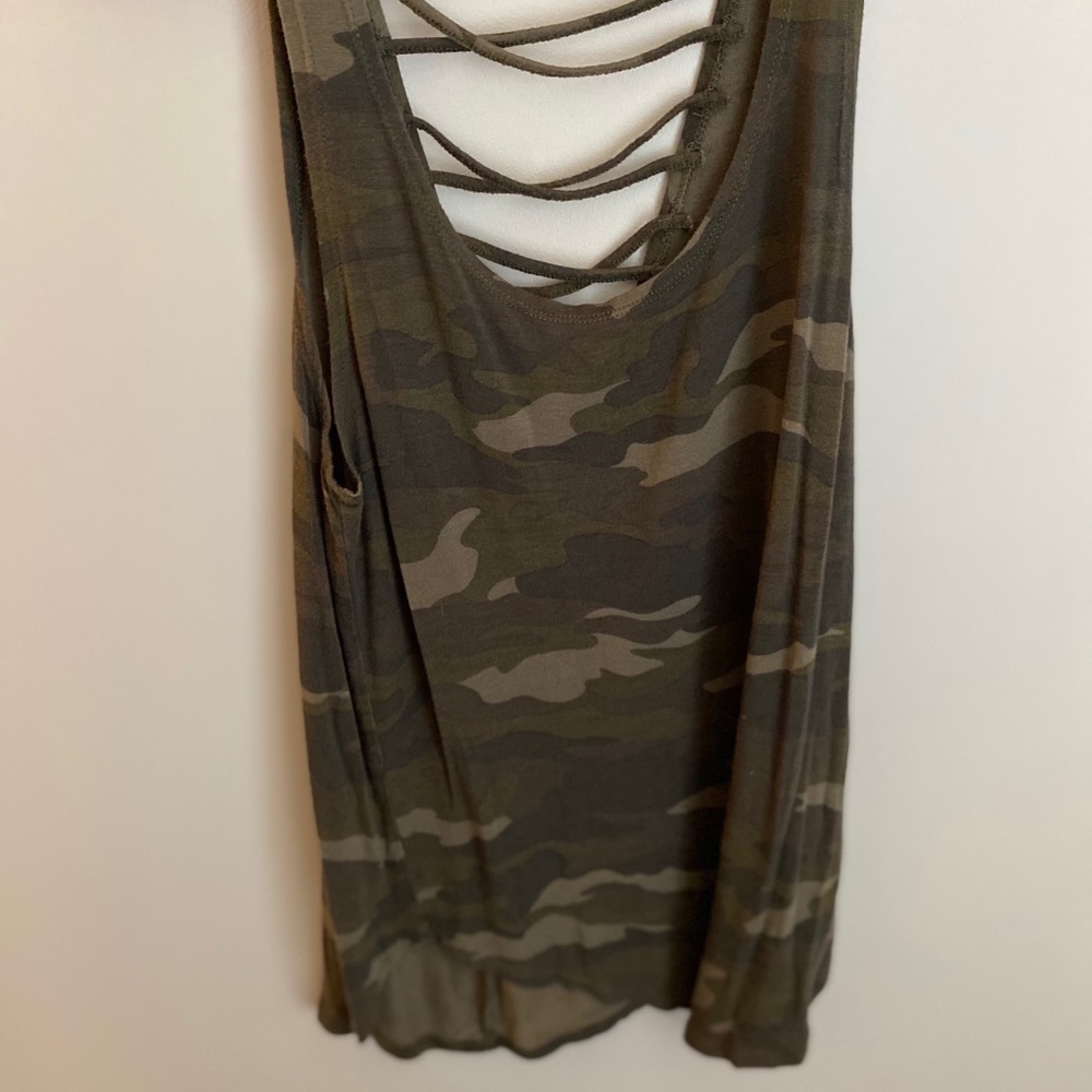 Camo tank